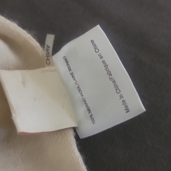 Authentic Tory Burch scarf - Picture 7 of 10